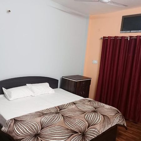 Shri Niwas Homestay Ayodhya Zewnętrze zdjęcie